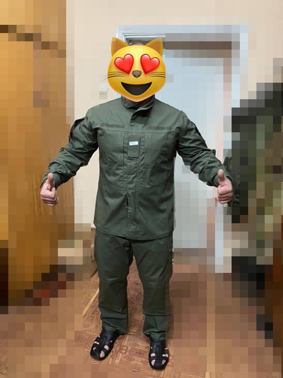 Кому передали форму та берці